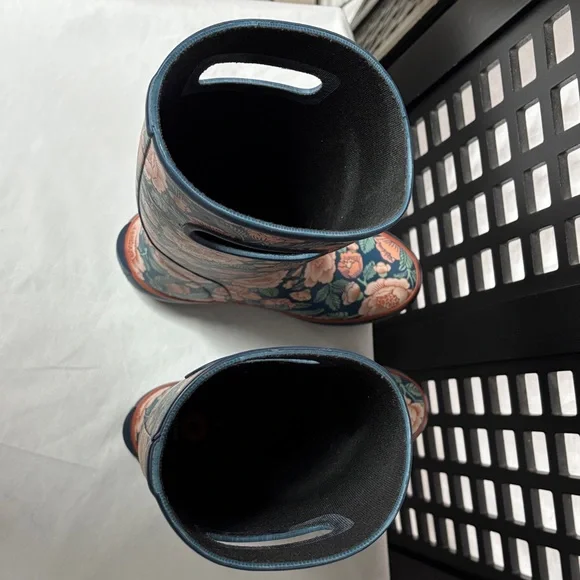 Bogs Blue & Pink Floral Size 7 Tall  Rain Boots Pull-On NWOT Women’s 💙 - Picture 5 of 12